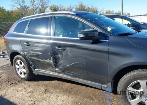 2011 Volvo Xc60 3.2/3.2 R-Design from USA, damaged, VIN YV4952DL5B2165572